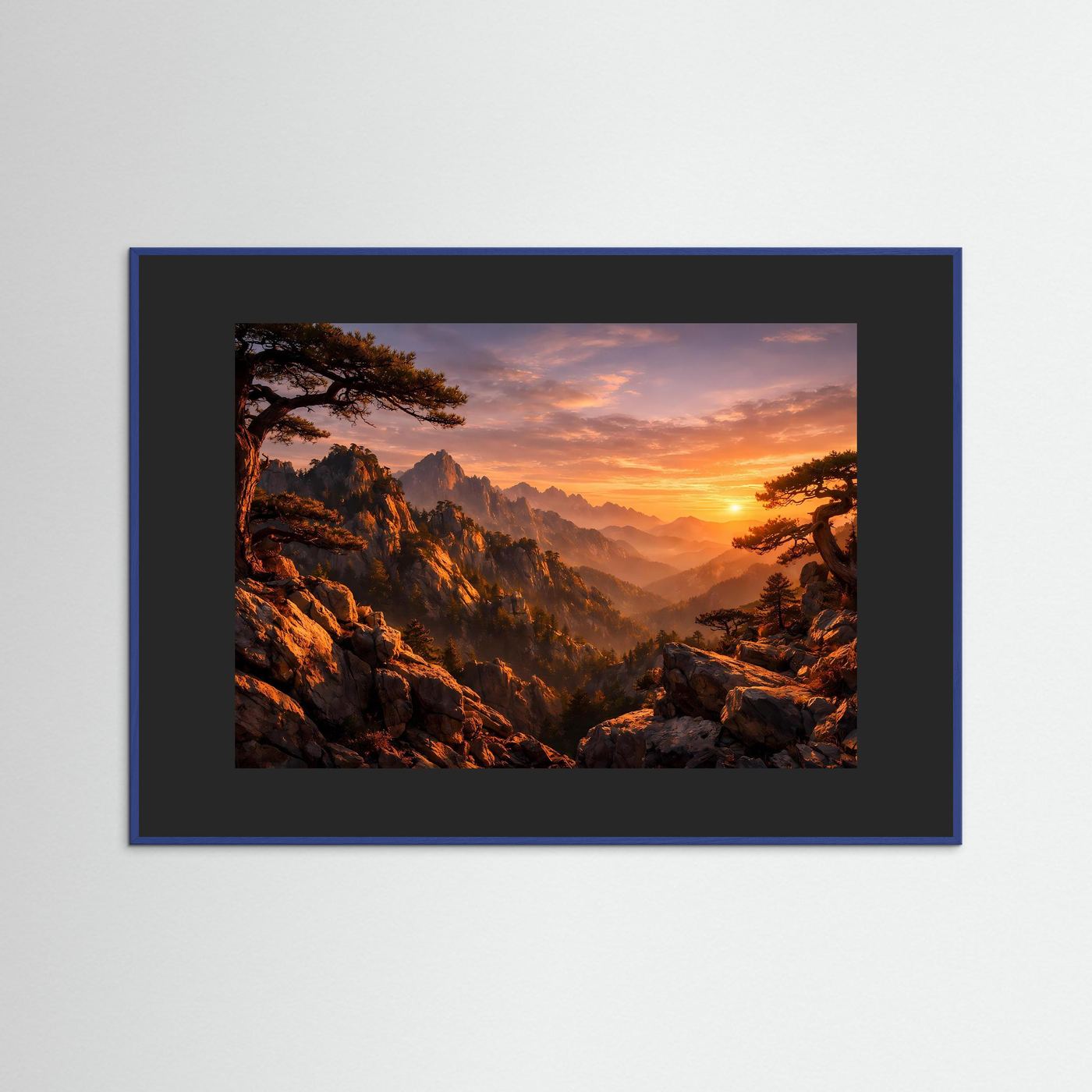 Gerahmtes Poster Landschaft mit Sonnenuntergang und Bergen, blauer Rahmen