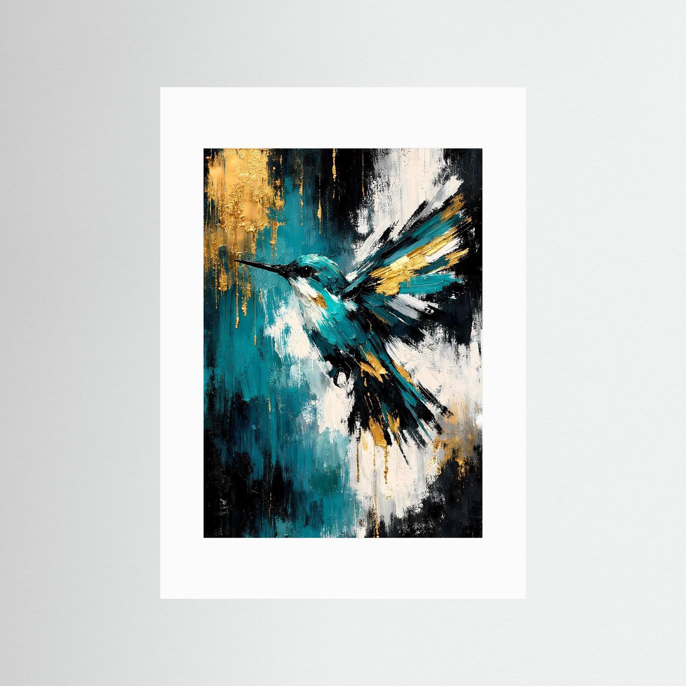 Kunstposter im weißen Passepartout mit Eisvogel-Kolibri-Motiv in Türkis, Schwarz und Gold