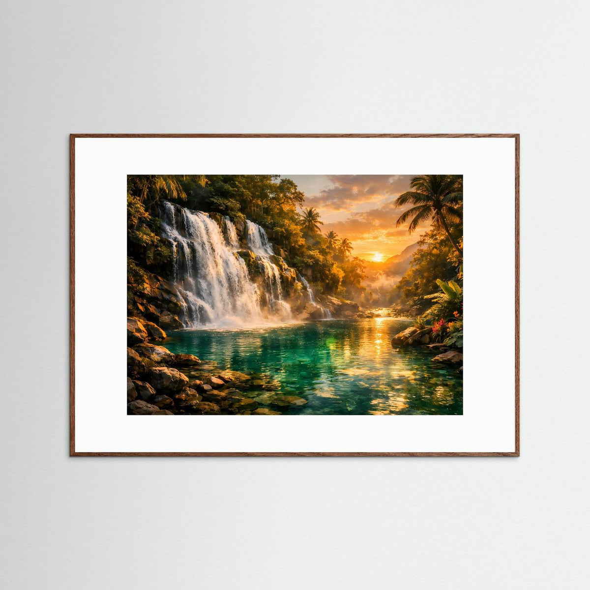 Tropisches Wasserfall-Poster, brauner Holzrahmen mit weißem Passepartout