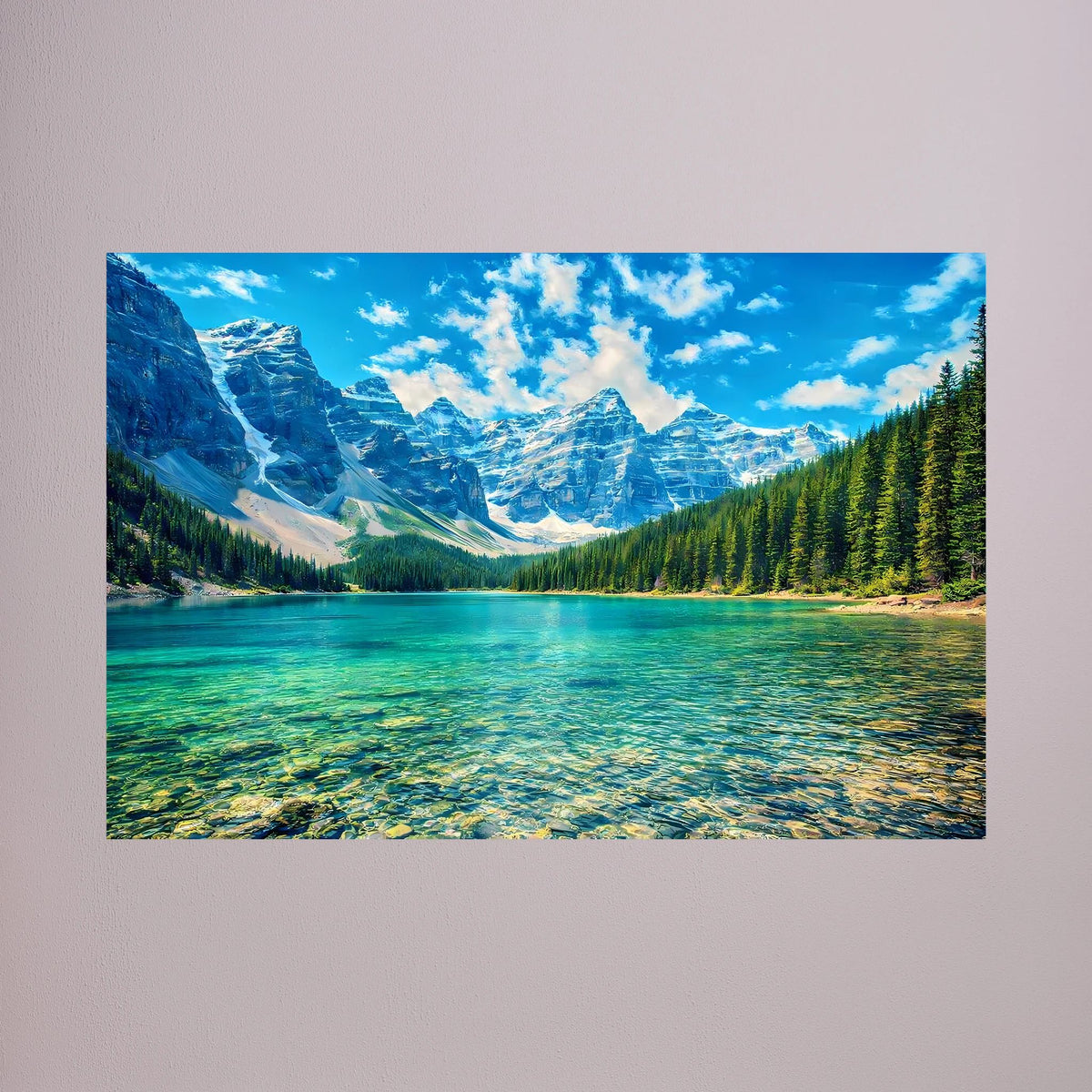 Poster im Querformat mit türkisgrünem See, Berglandschaft und Nadelwäldern