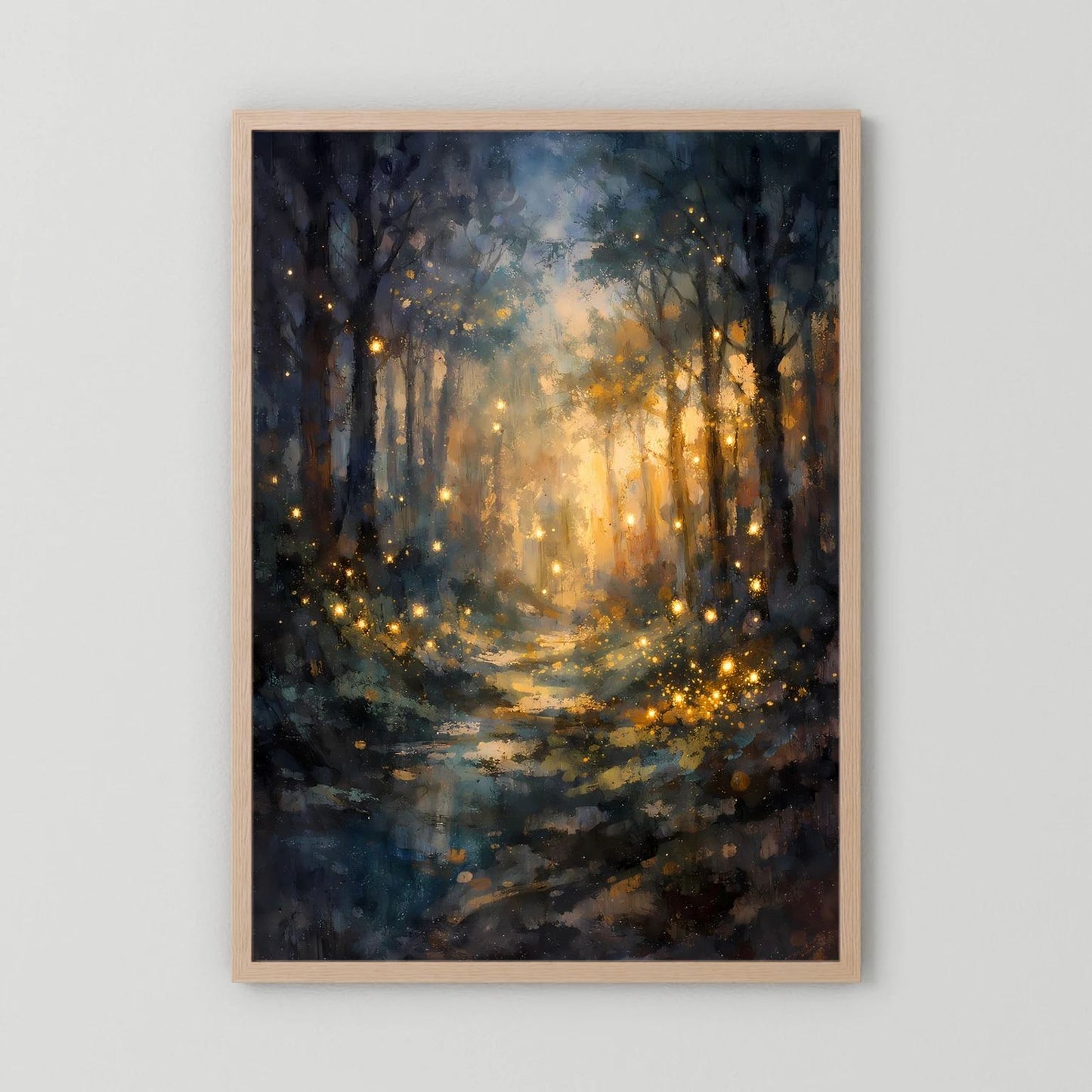 Hochformatiges Wandbild: goldene Lichtpunkte im dunklen Wald, Rahmen in hellem Holz