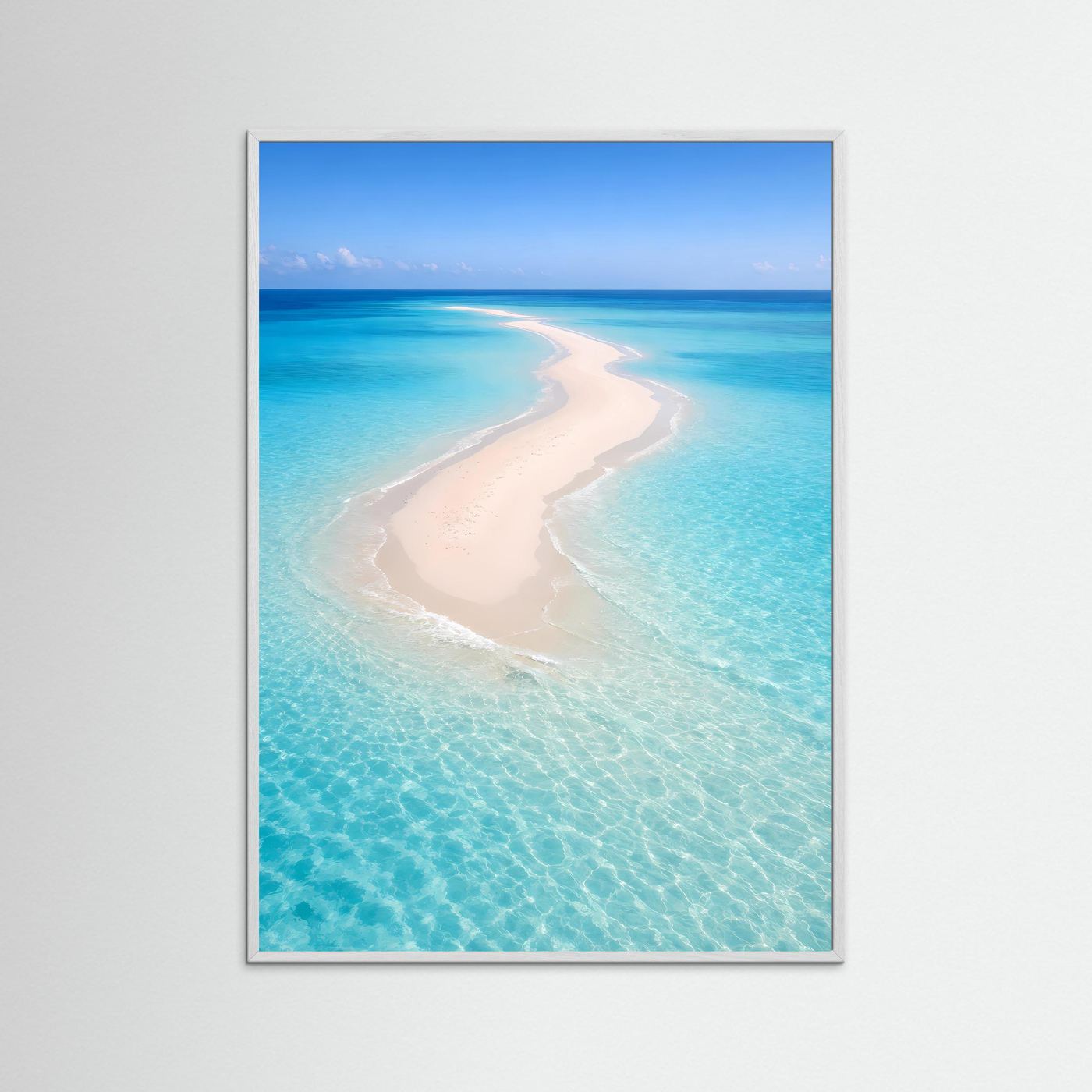 Sandbank-Poster im Hochformat mit hellem Holzrahmen: türkisfarbenes Wasser, Sandzunge und Flachwasser.