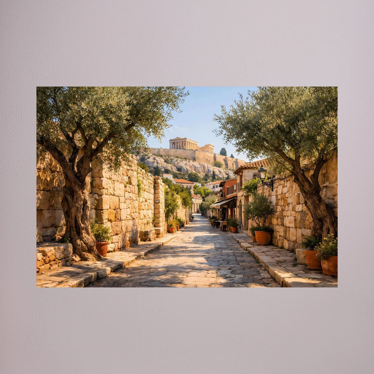 Wandbild Querformat: Gasse zwischen Steinmauern, Olivenbäume und Akropolis