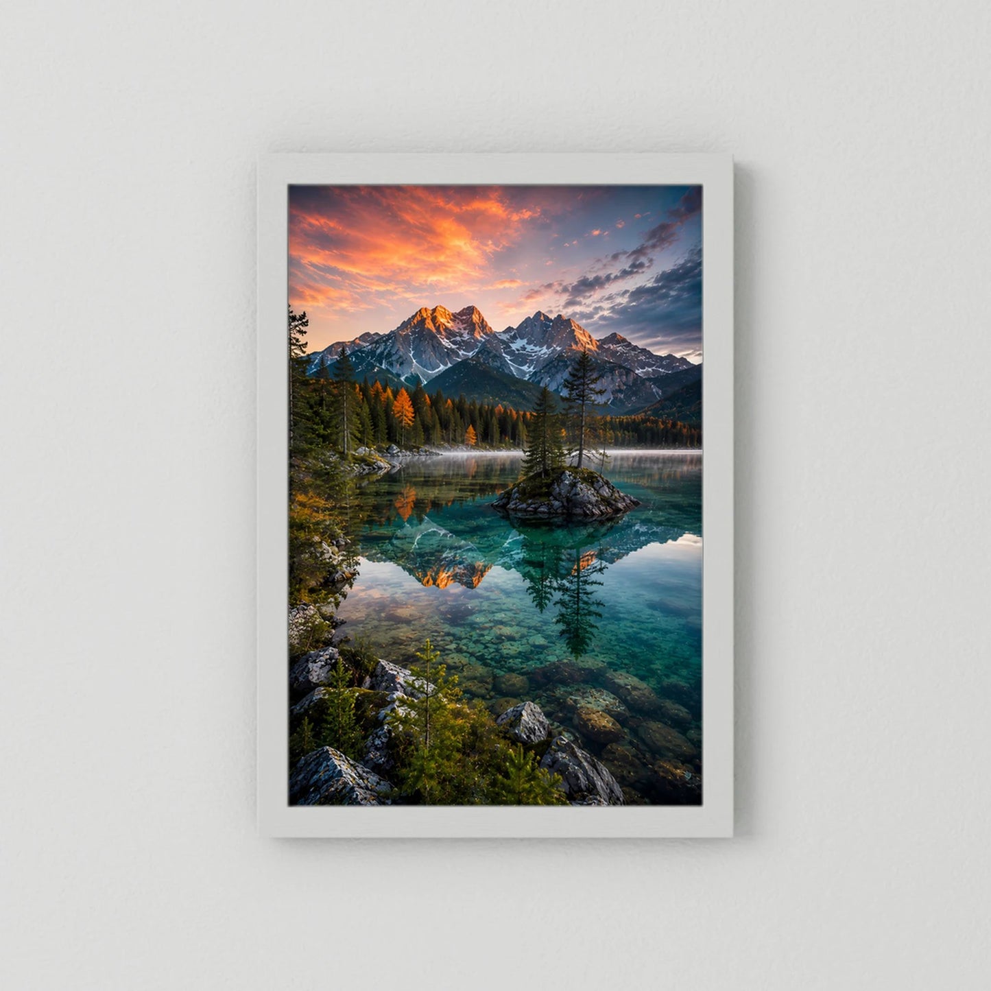 Kristallklarer Bergsee im Abendlicht | Bergpanorama mit Spiegelung | Poster Hochformat