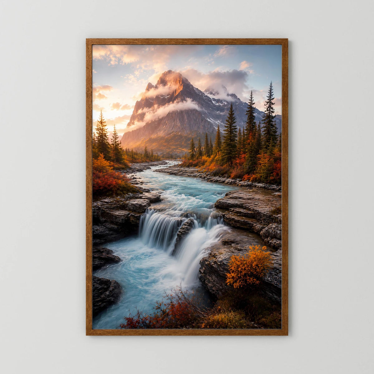 Hochformat-Poster im braunen Holzrahmen mit Bachlauf und Wasserfall vor Bergen