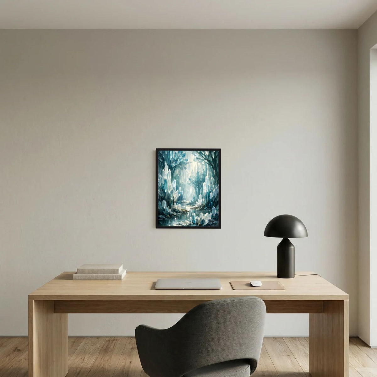 Quadratisches Wandbild mit blauem Kristallwald-Motiv im dunklen Rahmen