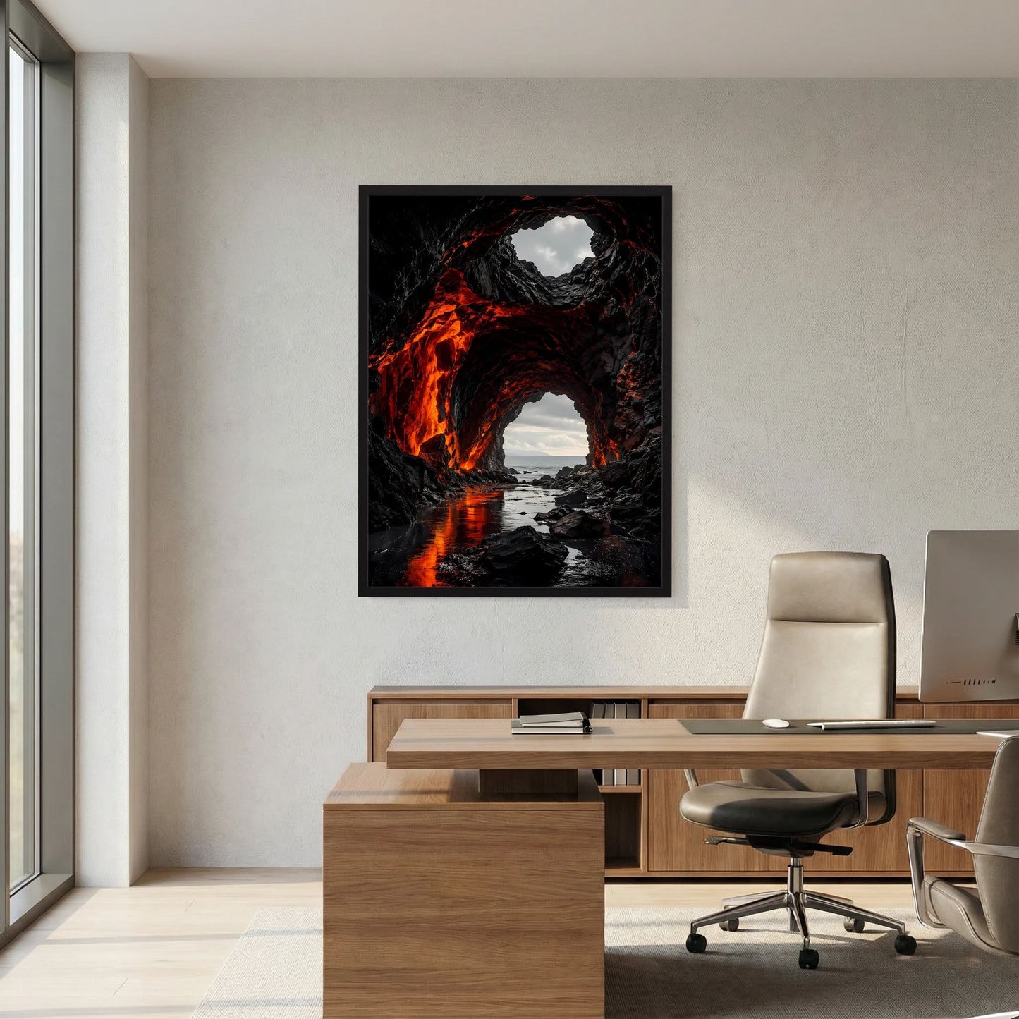 Poster im Hochformat mit schwarzem Rahmen: Lavafluss in Felsbogen, Meer und schwarze Küste