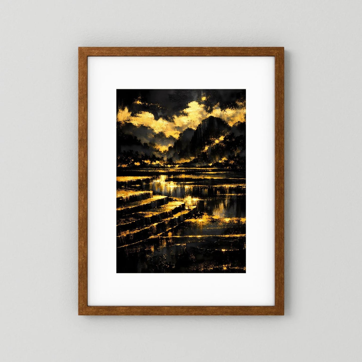 Wandbild-Poster im Hochformat mit abstrakter Berglandschaft in Schwarz und Gold, Holzrahmen