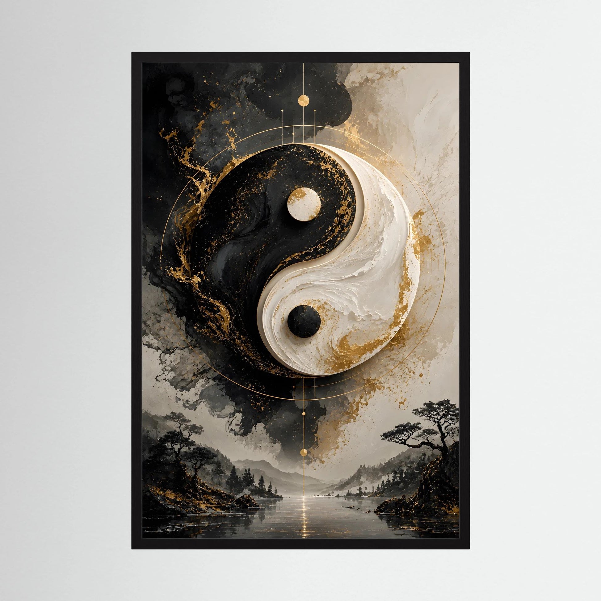Hochformatiges Poster mit Yin-Yang-Motiv in Schwarz, Weiß und Gold, in schwarzem Rahmen