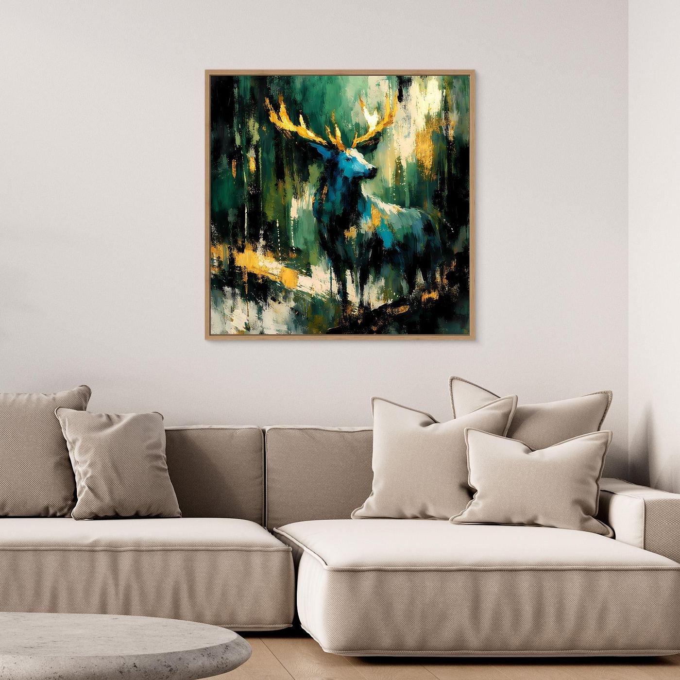Leinwandbild mit abstraktem Hirsch in Grün, Blau und Gold, weiß gerahmt