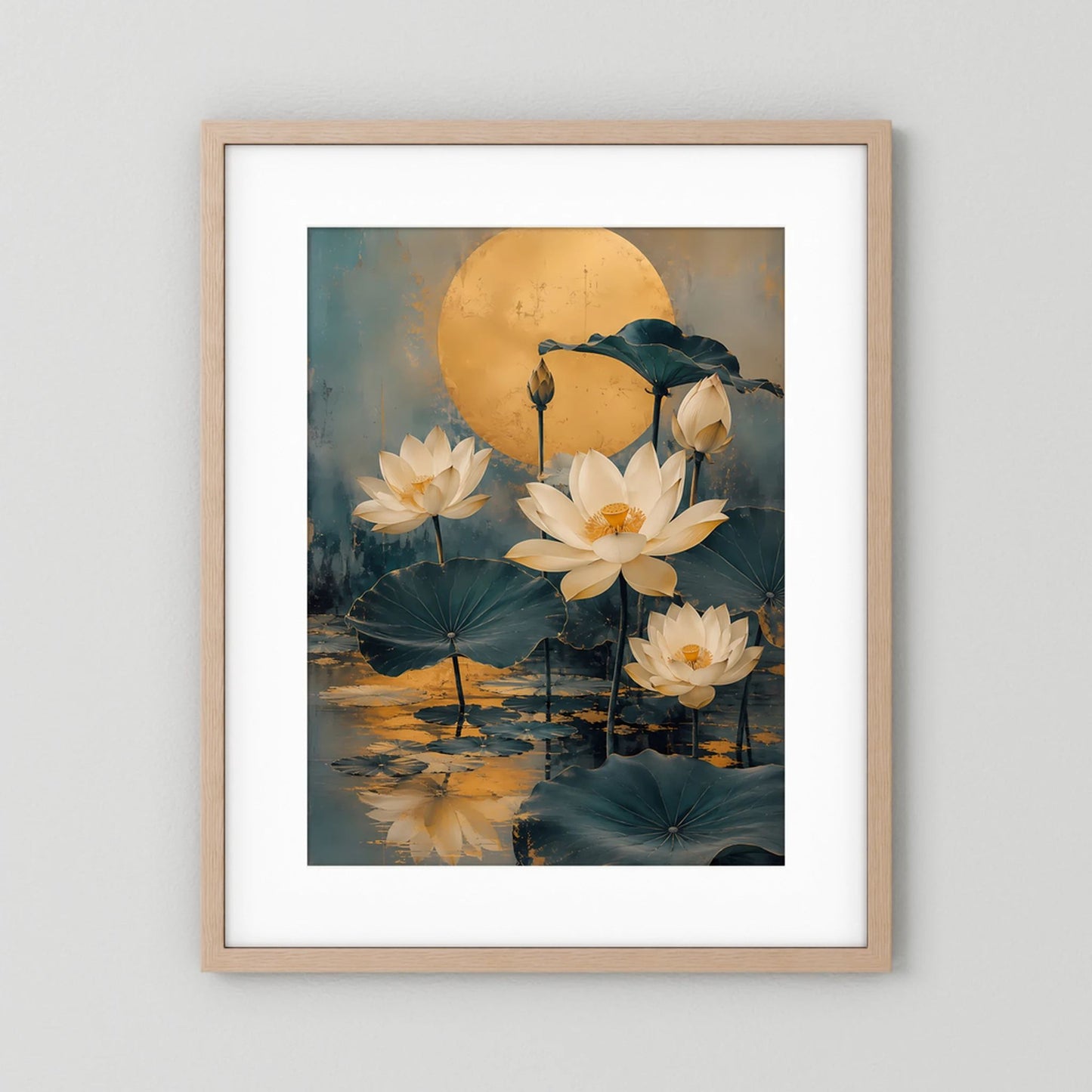 Hochformat-Poster mit goldener Mondscheibe und weißen Lotusblüten, beiger Holzrahmen