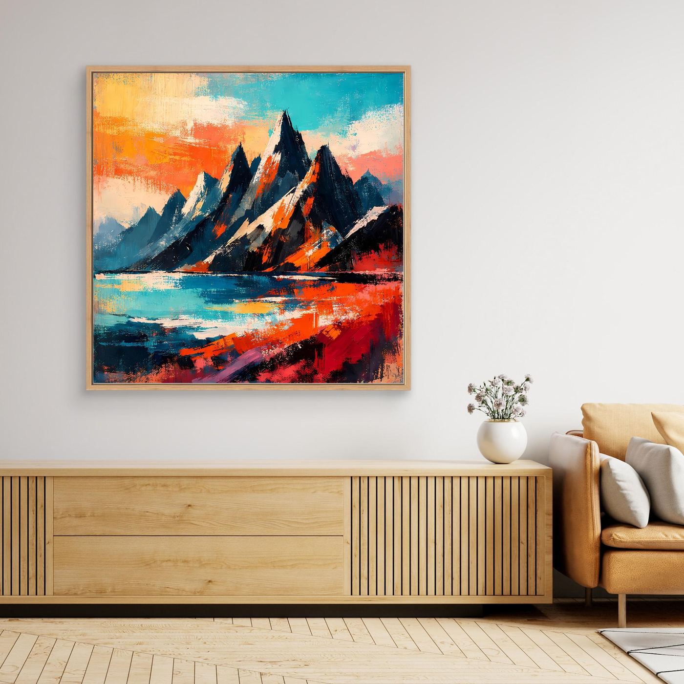 Abstraktes Wandbild auf Leinwand mit Bergmassiv, farbiger Wasserfläche und leuchtendem Orange