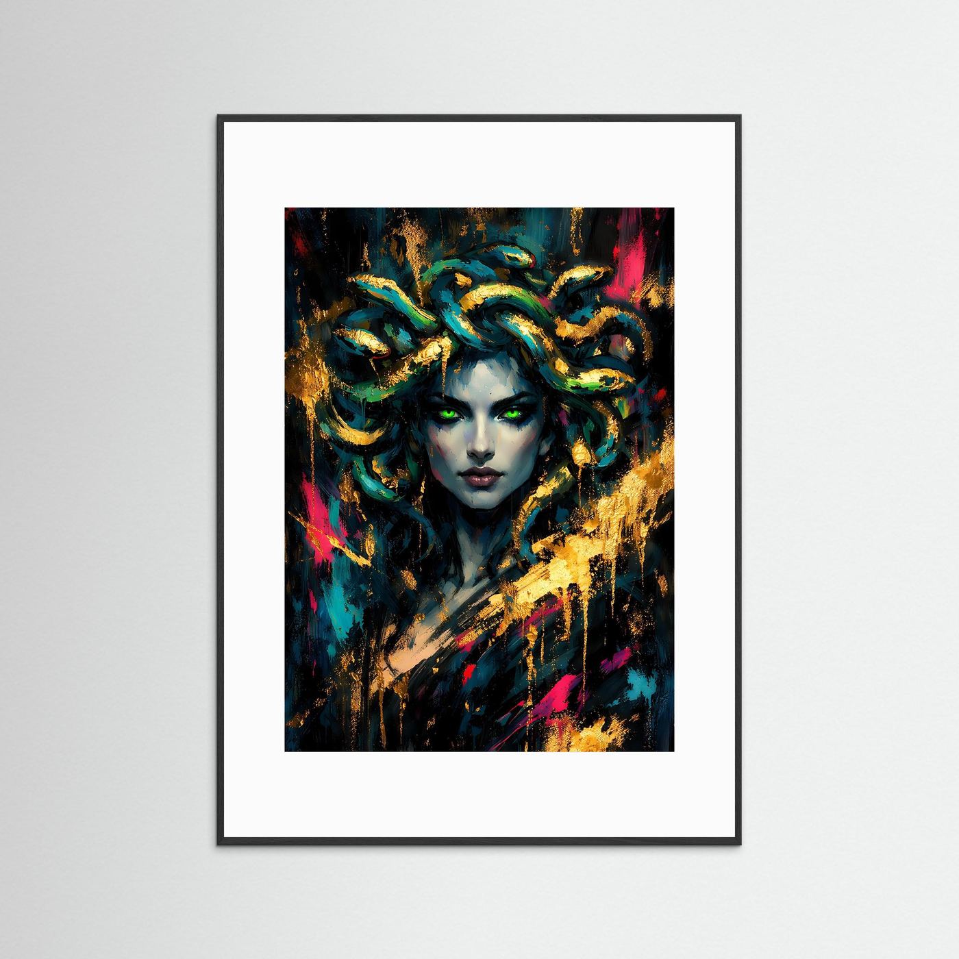 Hochformatiges Fantasy-Poster im schwarzen Rahmen mit weißem Passepartout, Frau mit Schlangenhaaren