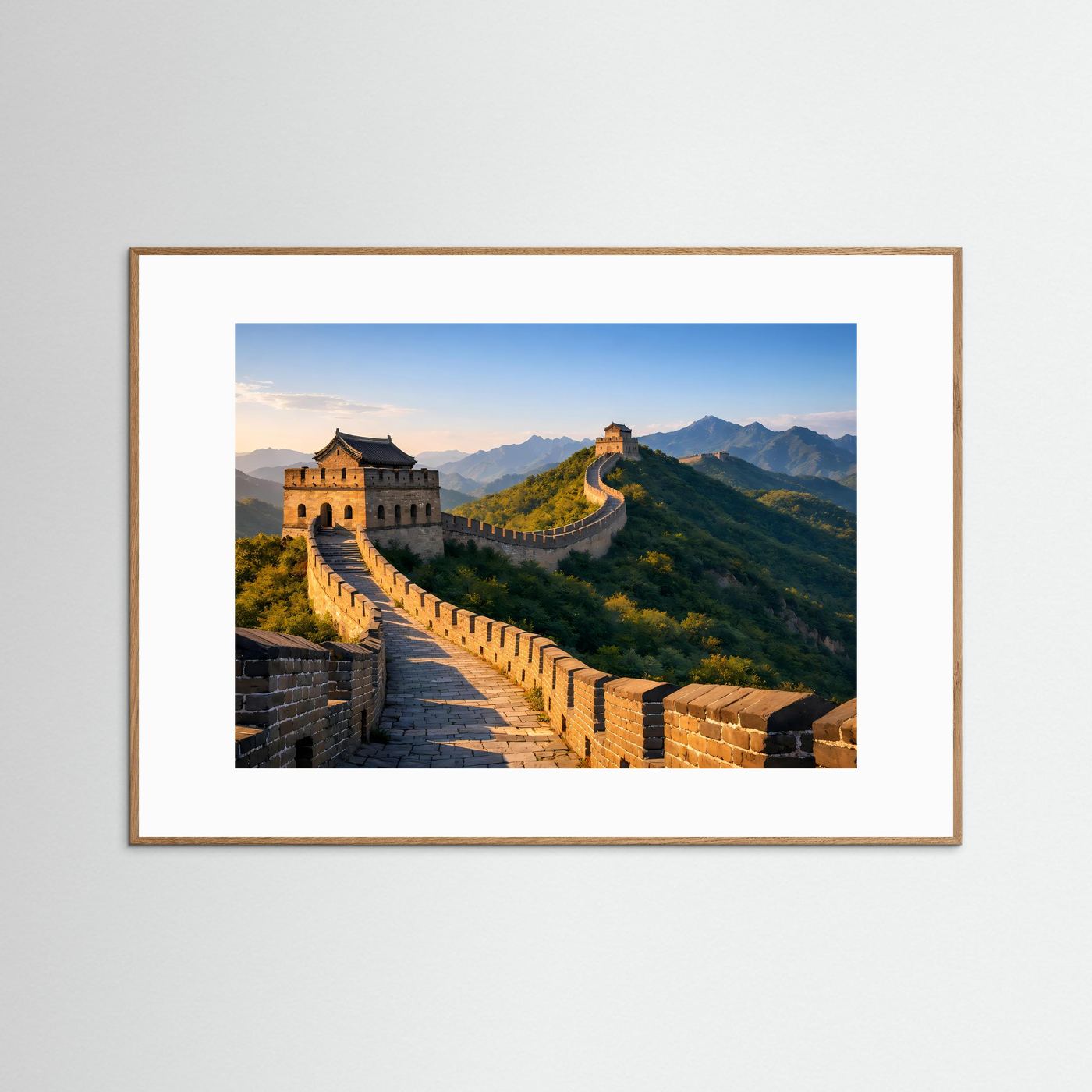 Poster der Chinesischen Mauer im Querformat mit hellbraunem Rahmen