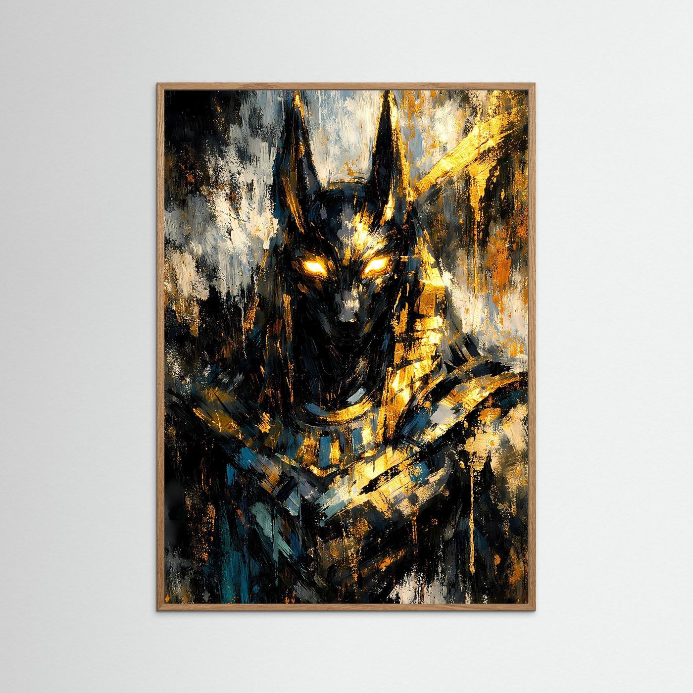 Abstraktes Hochformat-Poster mit Anubis-Motiv im hellem Eichenholzrahmen, Gold und Schwarz