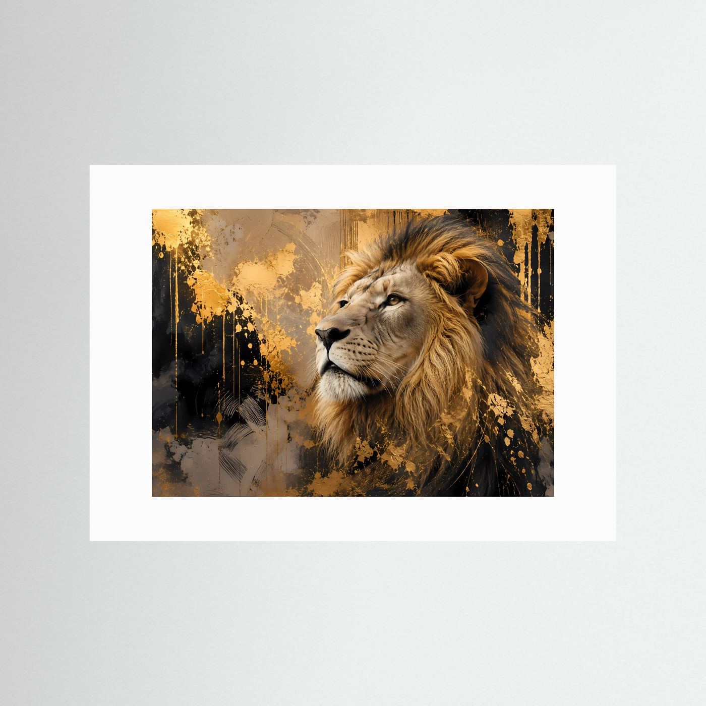 Löwenkunstposter mit goldener Löwenmähne und Blick nach vorn, mit weißem Passepartout