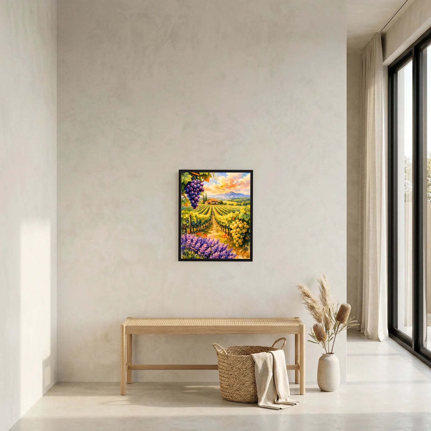 Hochformat-Poster in schwarzem Rahmen mit Weinberg, Trauben und Lavendelblüten