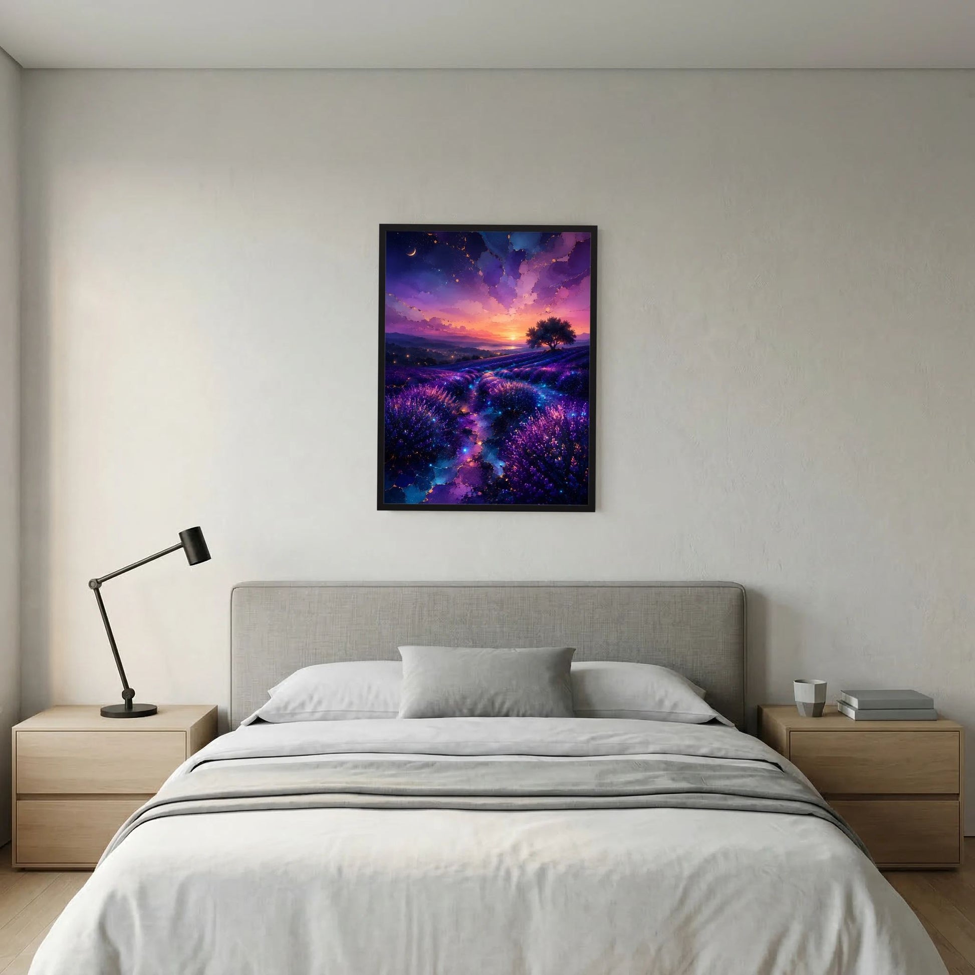 Wandposter: Lavendelfeld bei Sonnenuntergang, violette Blautöne, dunkler Rahmen.