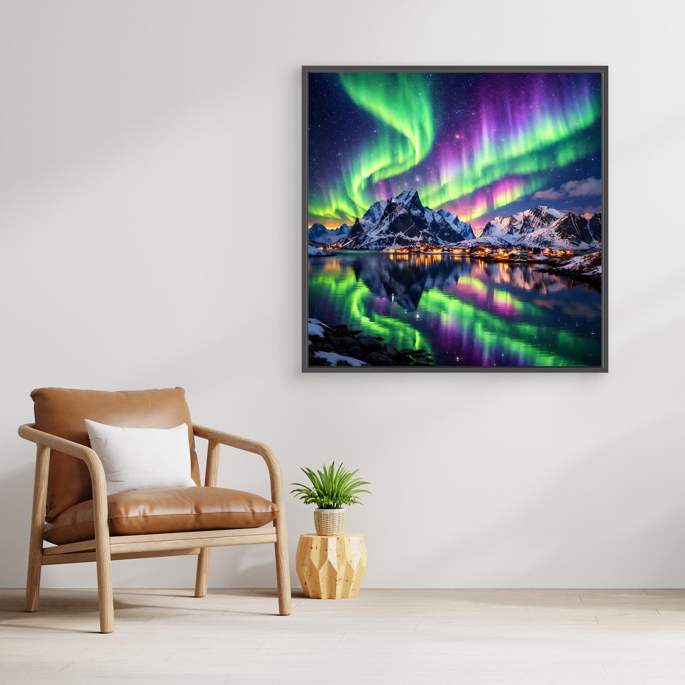 Leinwandbild mit Polarlichtern über Bergsee, grün-lila, schwarzer Rahmen