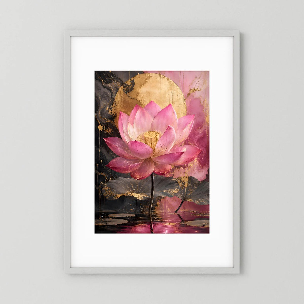 Hochformatiges Lotusblumen-Poster mit pinken Blüten, Goldakzenten und Spiegelung auf dunklem Hintergrund