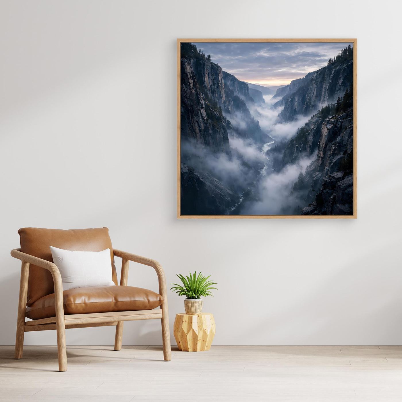 Leinwandbild mit Gebirgsschlucht und Nebel in Grau-Blau, mit Holzrahmen