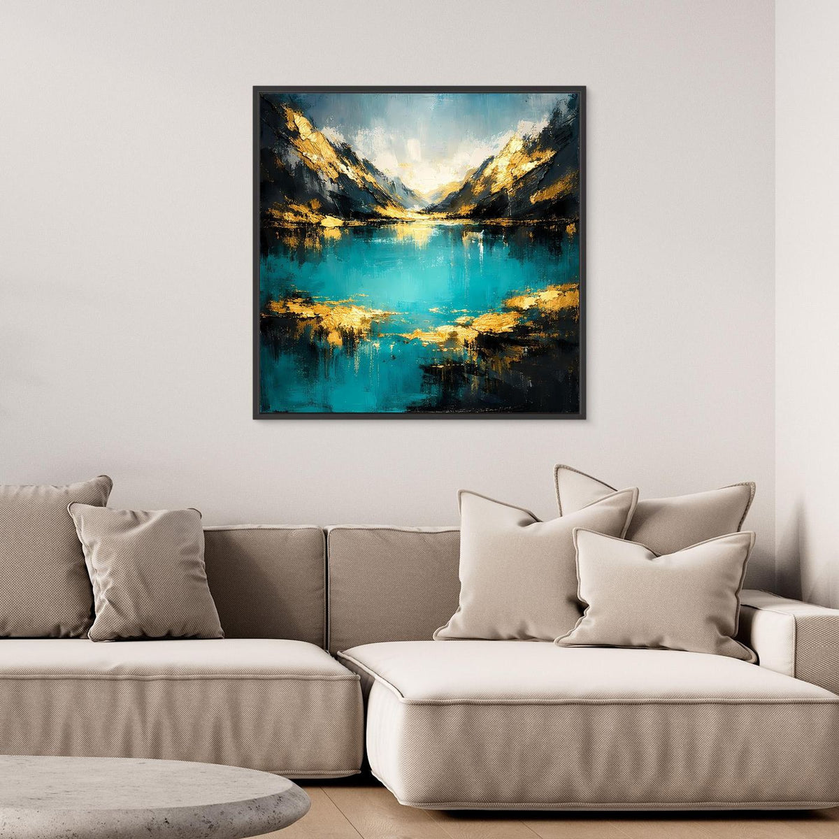 Abstraktes Leinwand-Wandbild: türkisblauer Bergsee mit goldenen Akzenten, schwarzer Rahmen