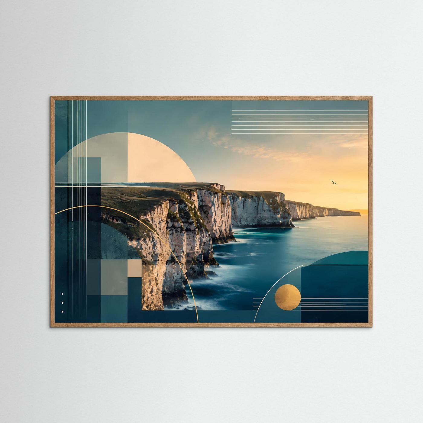 Poster mit hellem Holzrahmen und abstrakter Küste: weiße Kreidefelsen, petrolfarbene Formen, Goldkreis