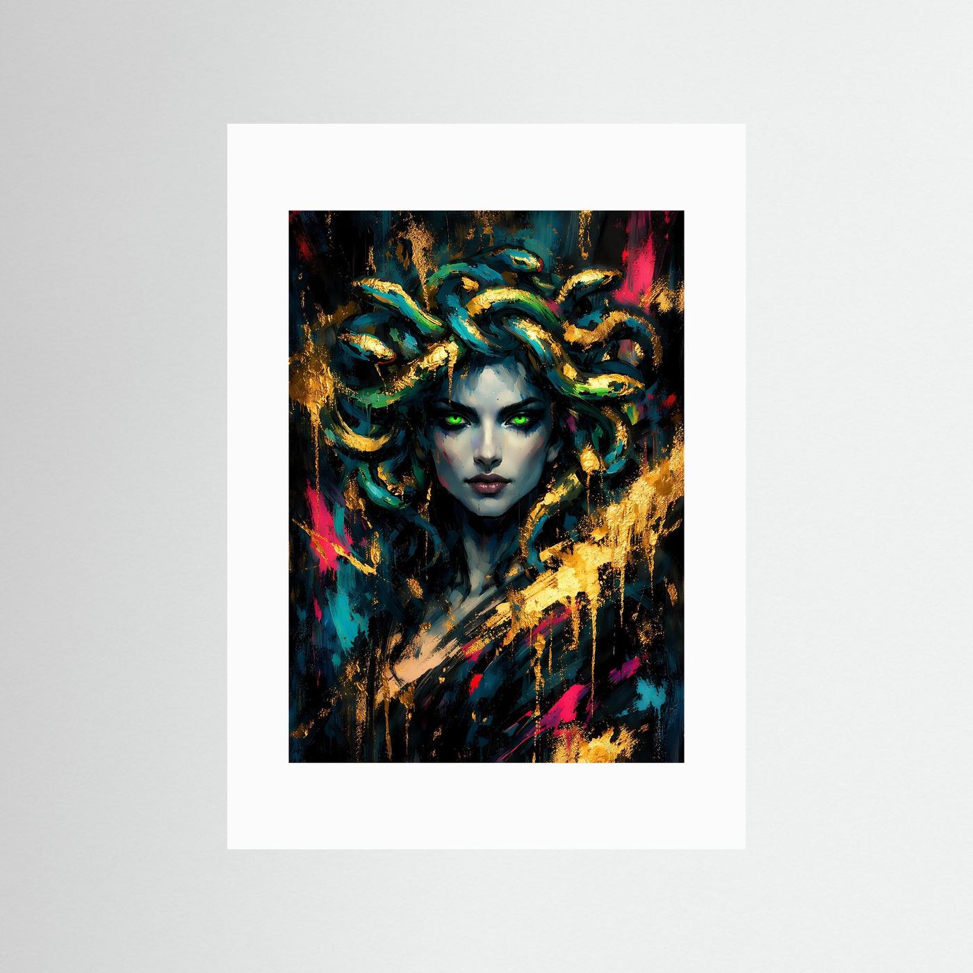 Hochformatiges Fantasy-Poster mit weißem Passepartout, Frau mit Schlangenhaaren in Blau und Gold