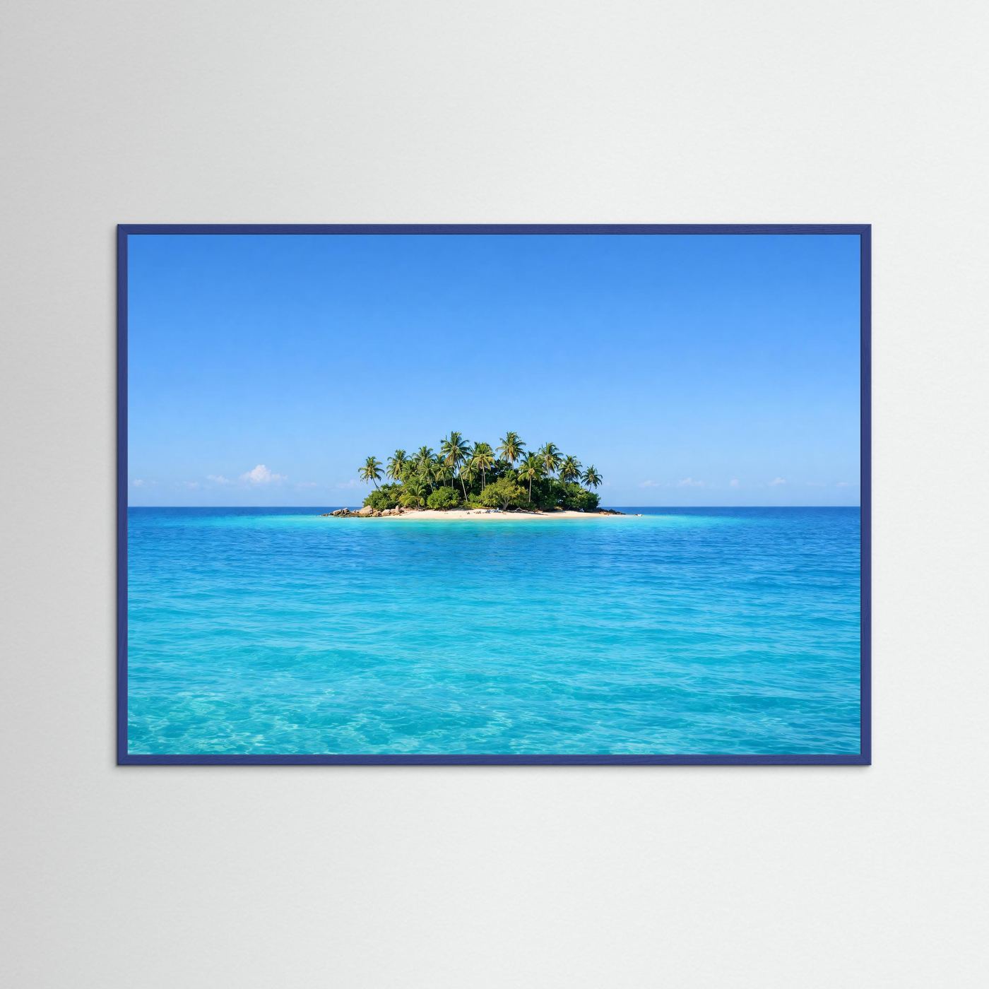 Panorama-Poster mit grauem Rahmen und tropischer Insel mit Palmen im türkisblauen Meer