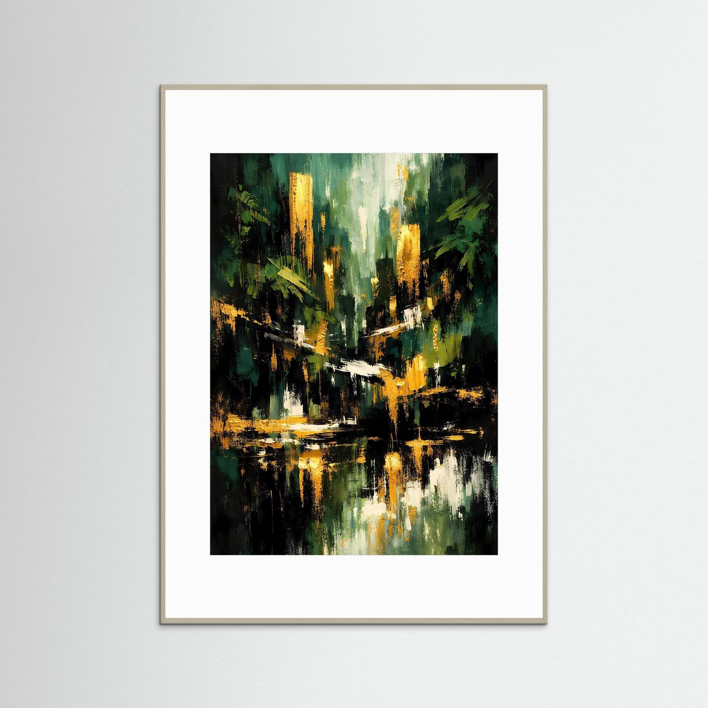 Abstraktes Waldkunstposter, Smaragdgrün und flüssiges Gold, Hochformat, weißer Rahmen