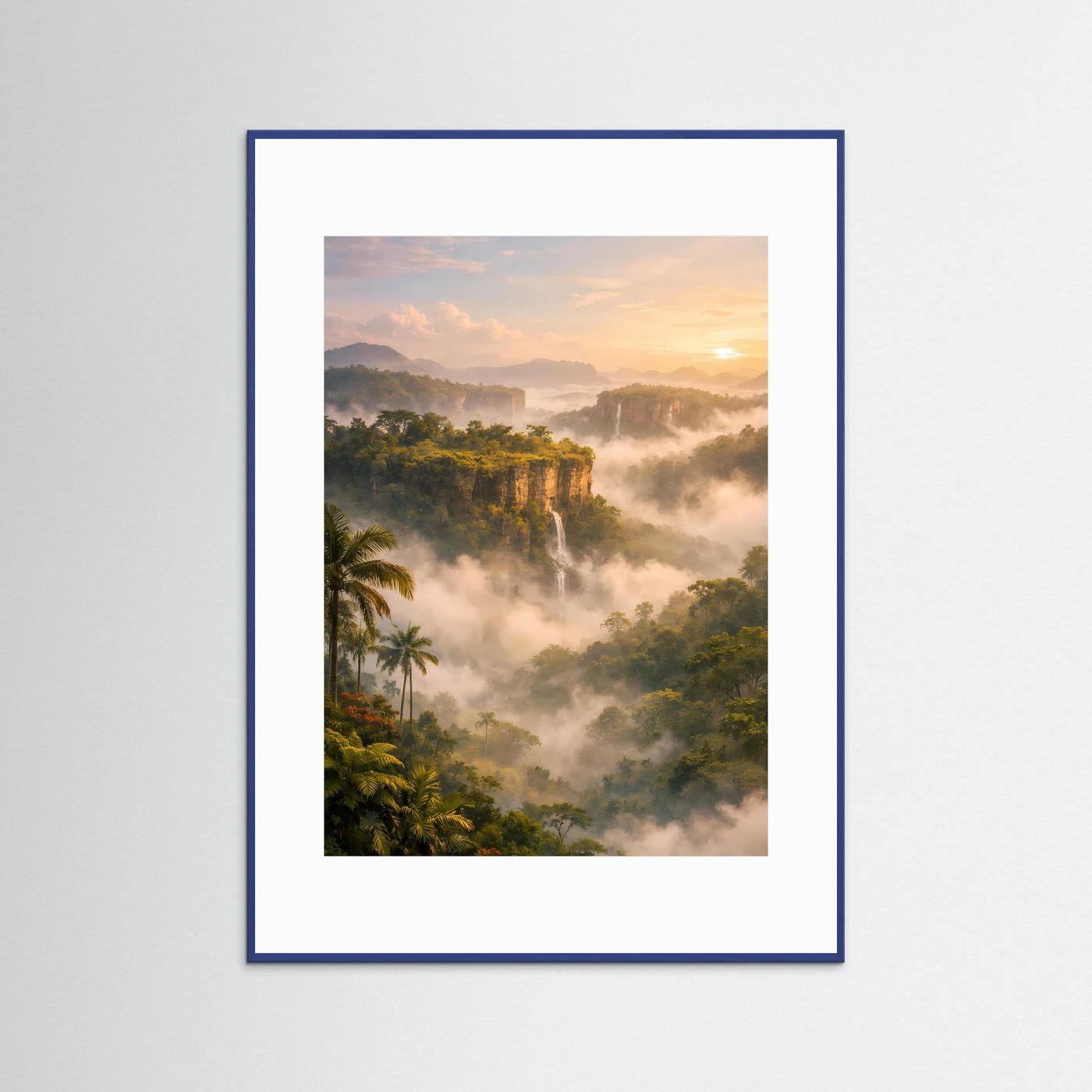 Naturposter im blauen Rahmen mit Dschungel, Wasserfall und Nebel bei Sonnenaufgang