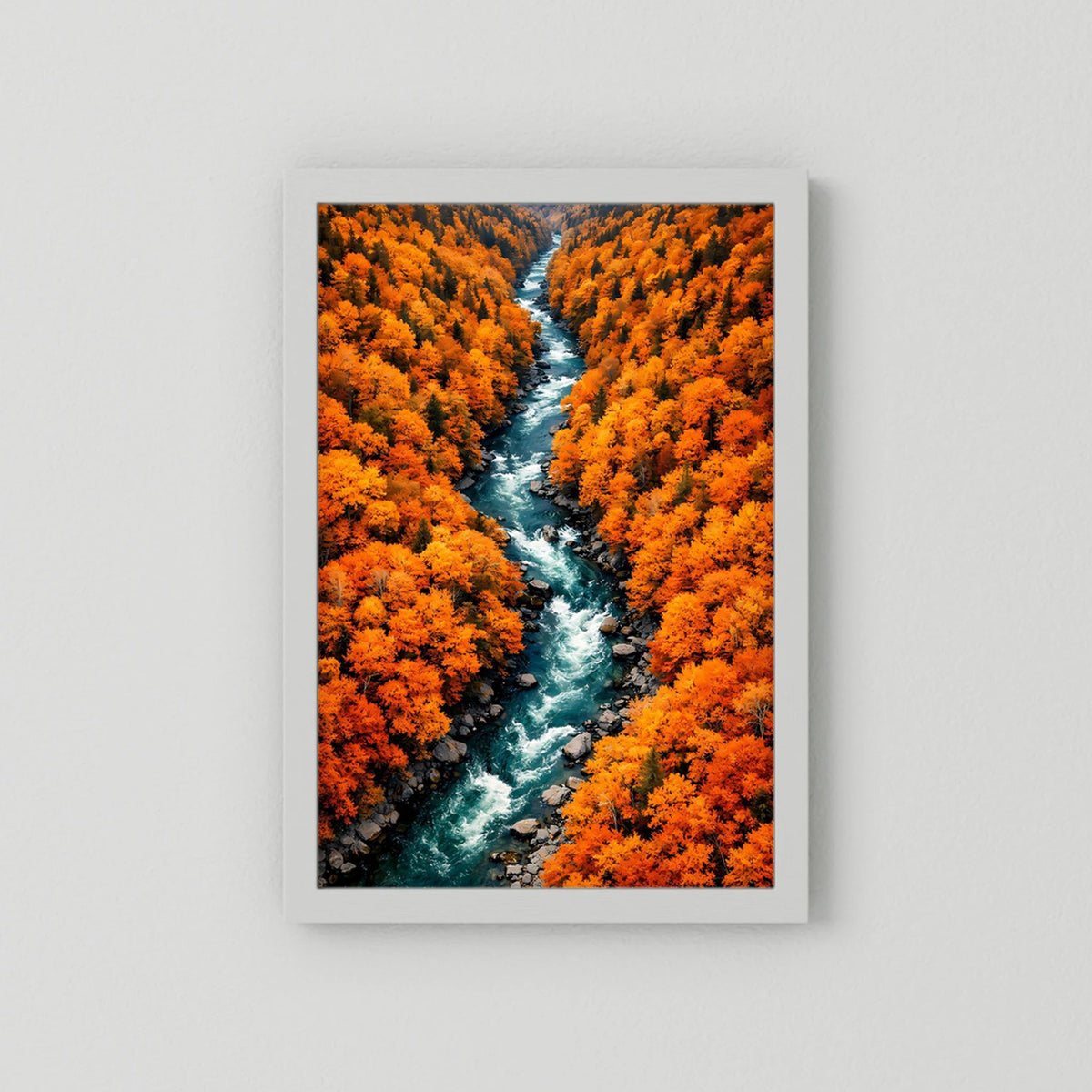 Hochformat-Wandposter mit weißem Passepartout, Fluss im Herbstwald mit orangefarbenen Bäumen