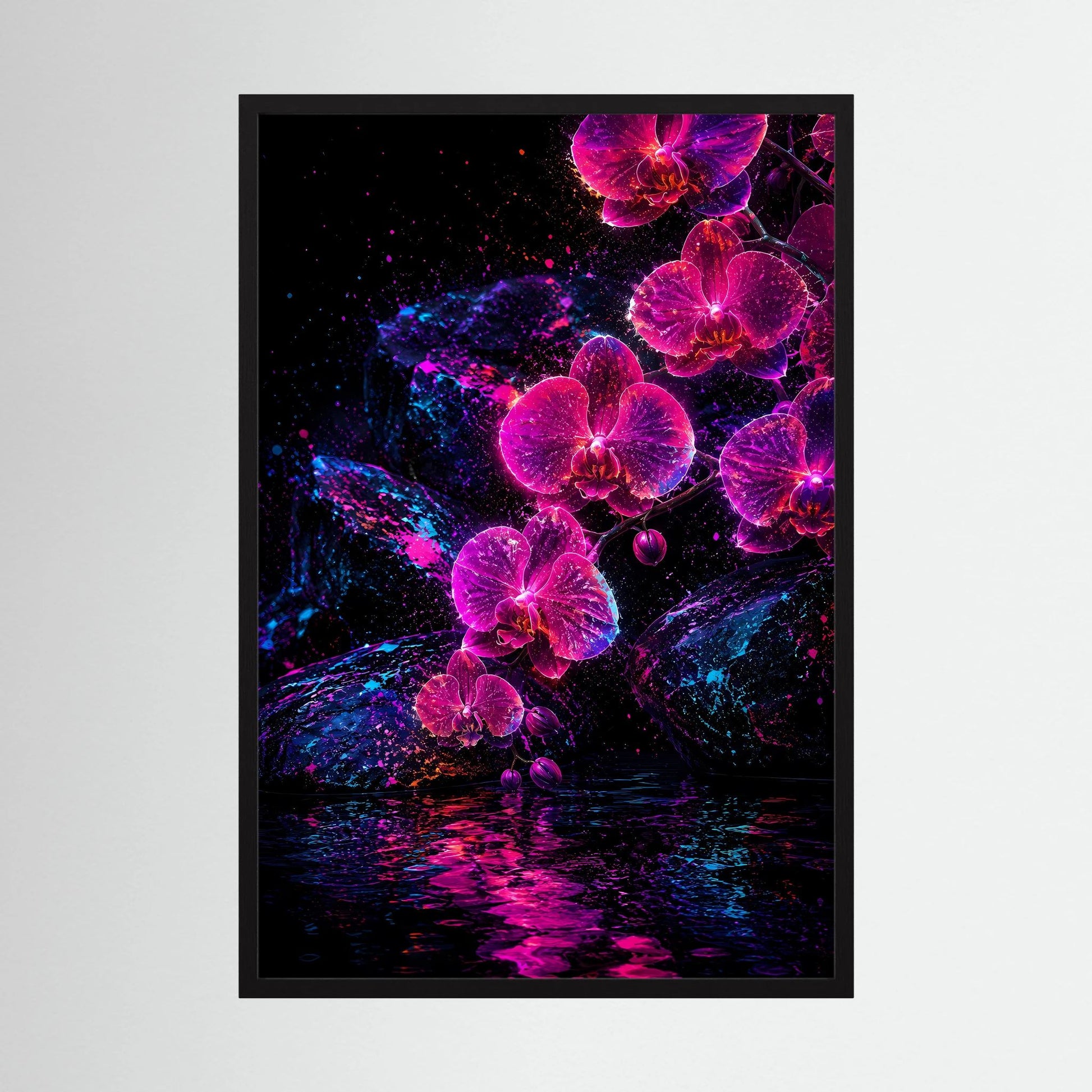 Kunstposter Hochformat mit neonpink-violetten Orchideen auf dunklem Hintergrund, schwarze Einfassung