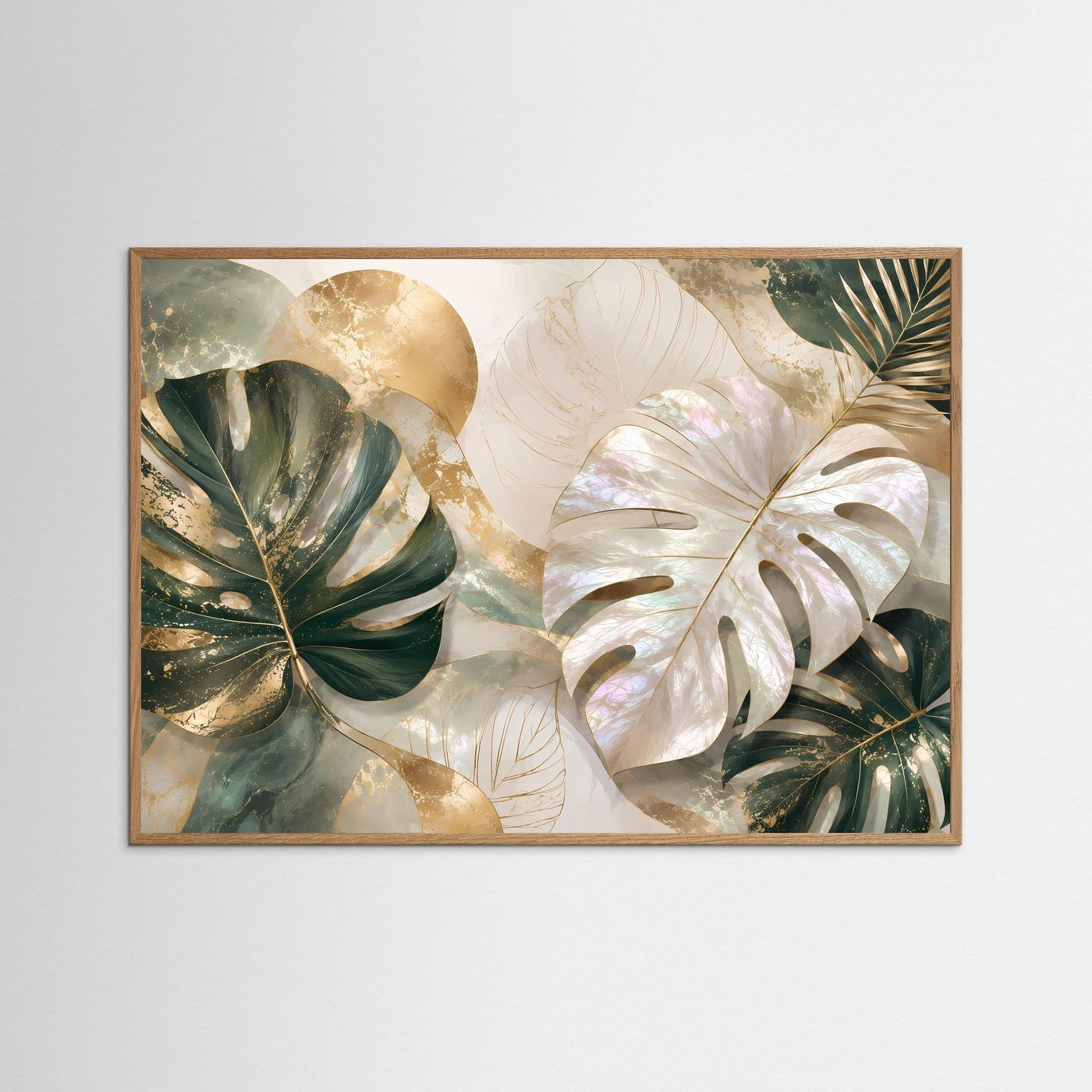 Poster im Querformat mit Monstera-Blättern in Creme, Gold und dunklem Grün, naturfarbener Eichenrahmen