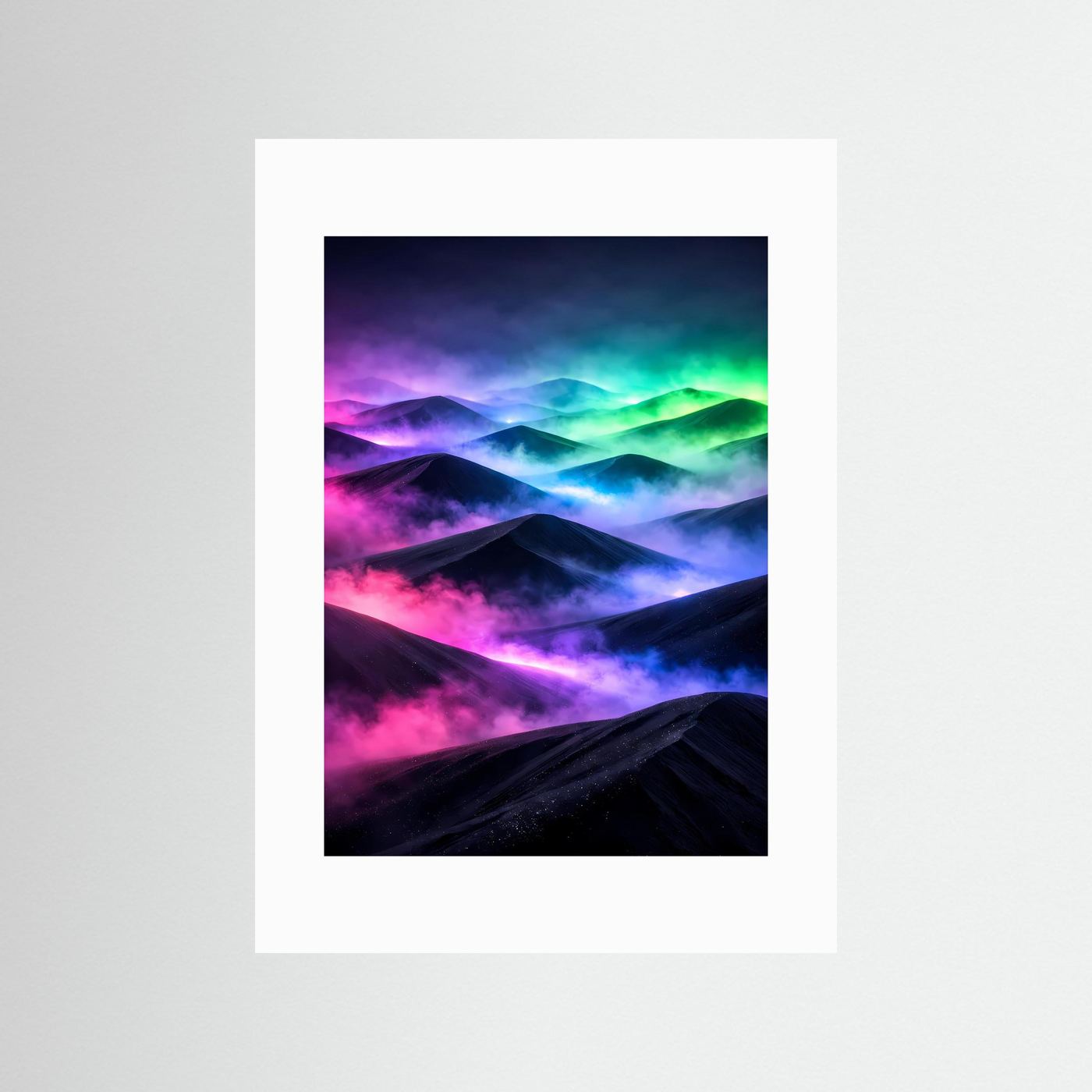 Hochformatiges Poster mit weißem Passepartout: Neon-Dünen und Polarlicht in Magenta, Cyan, Smaragd