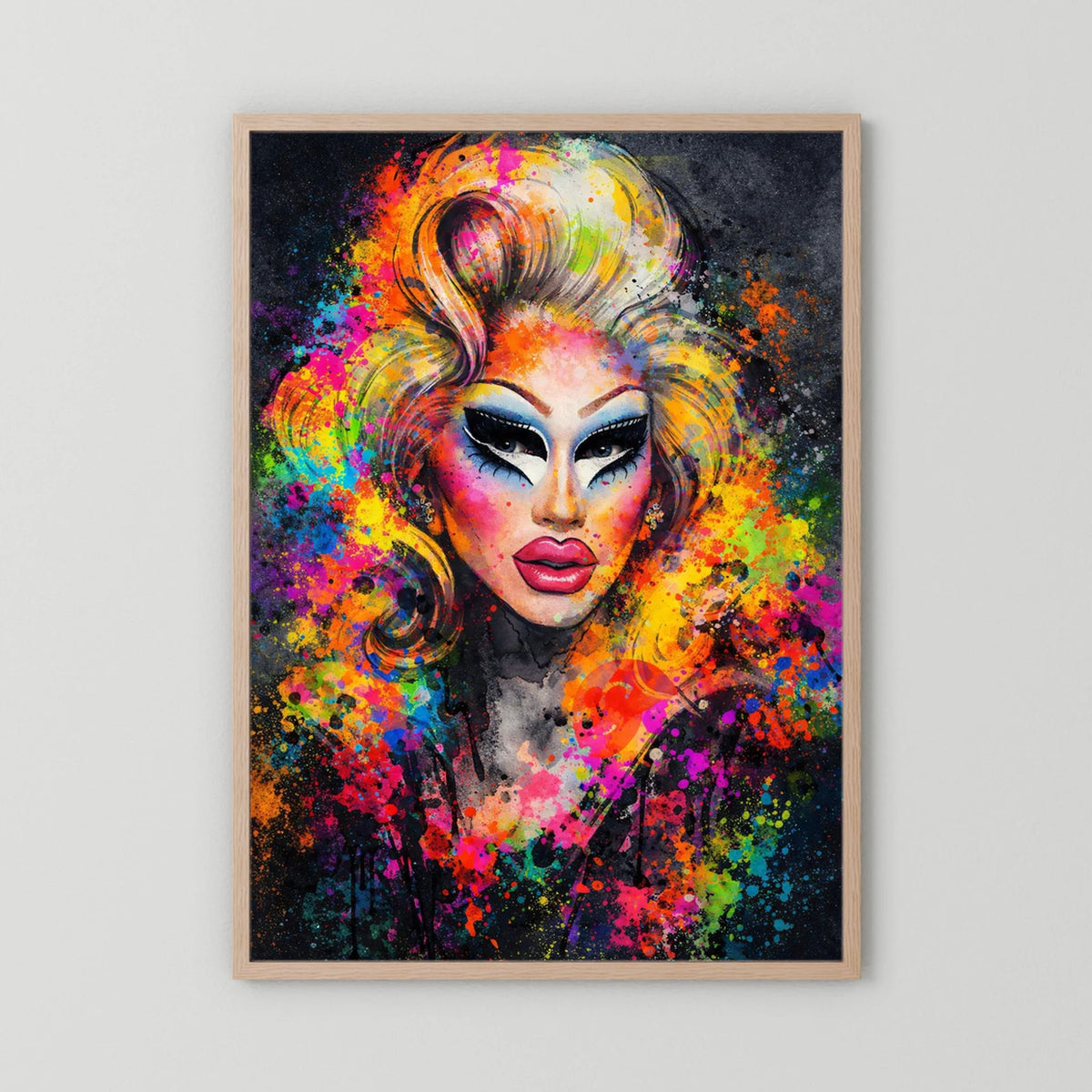Wandbild: Drag-Queen-Porträt, abstrakt bunt, Holzrahmen natur, Hochformat