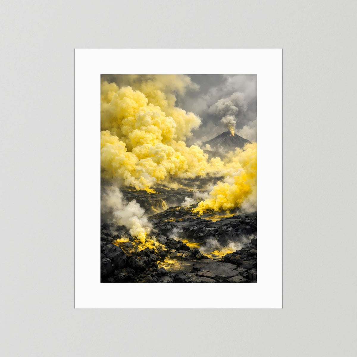 Die Kraft der Natur | Abstraktes Vulkan Poster in Gelb & Schwarz | Modernes Landschaftskunstposter Hochformat