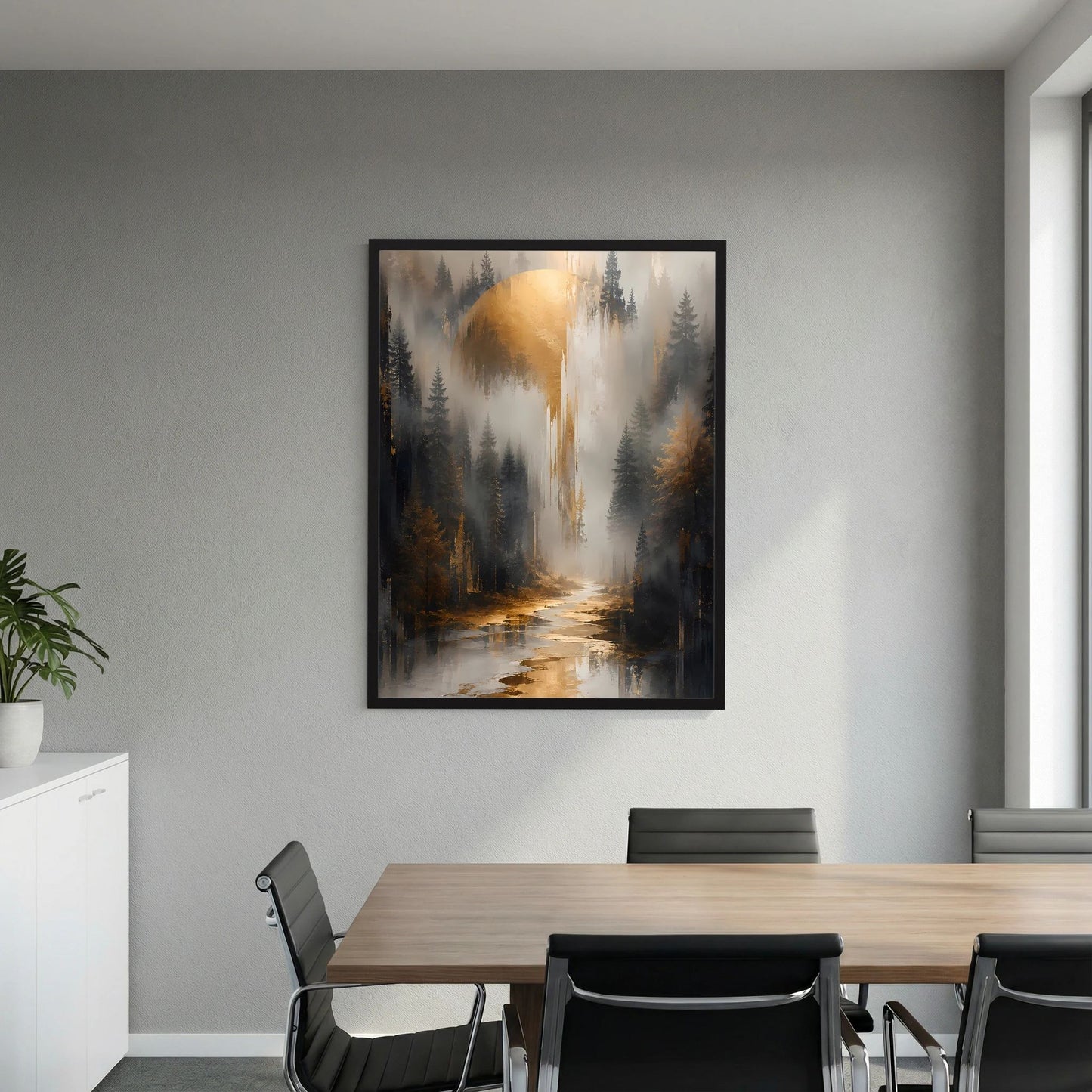 Schwarz gerahmtes Poster mit Wald und Fluss, goldener Nebelschimmer im Hintergrund