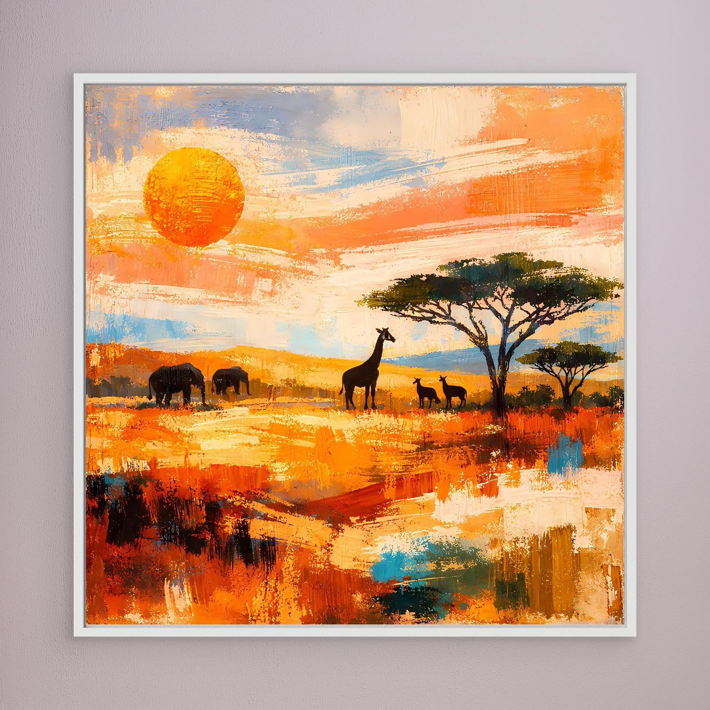 Gerahmtes Leinwandbild mit afrikanischer Savanne: Giraffe, Elefanten und Baum, heller Rahmen.