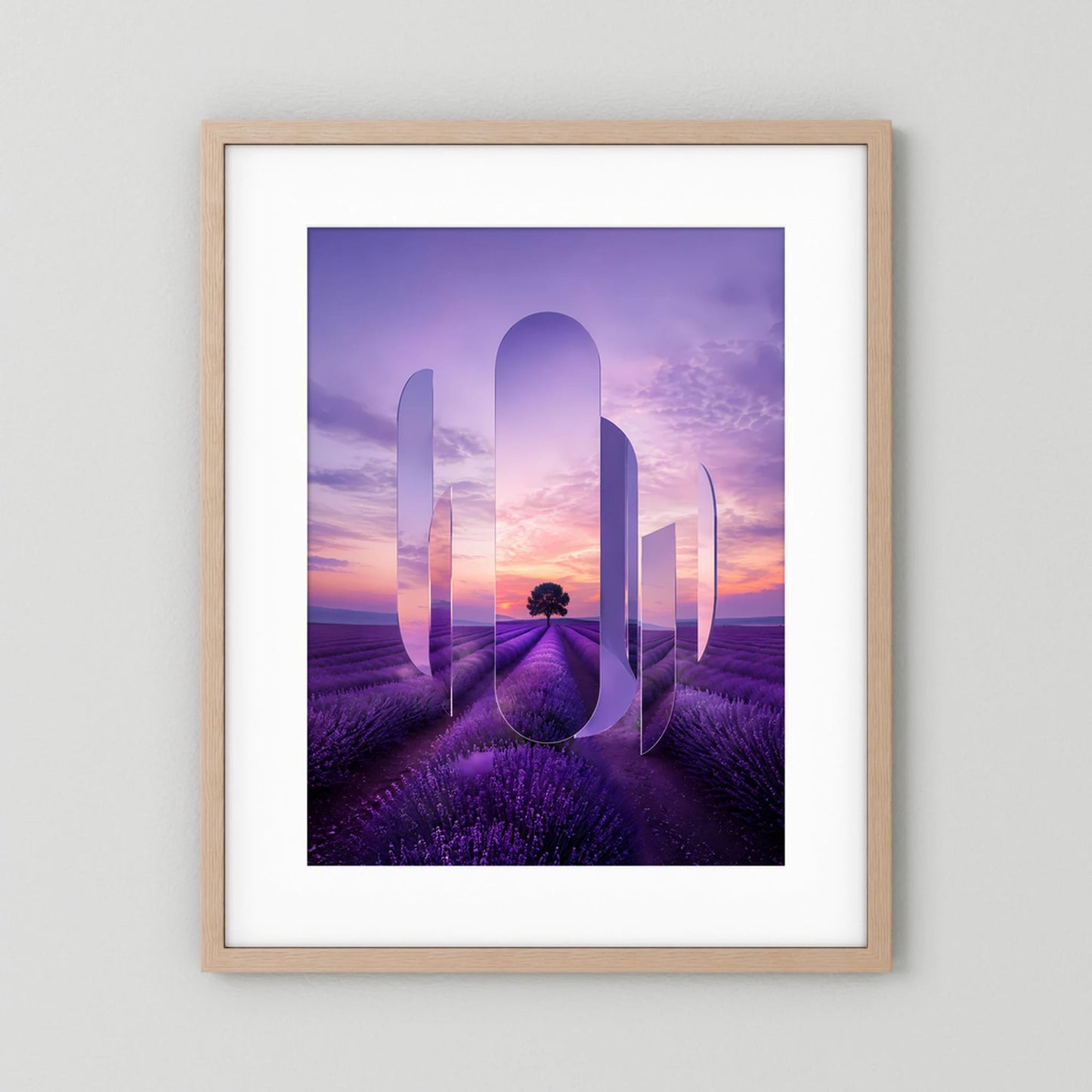 Poster im Hochformat mit hellem Holzrahmen und violettem Lavendelfeld-Sonnenuntergangsmotiv