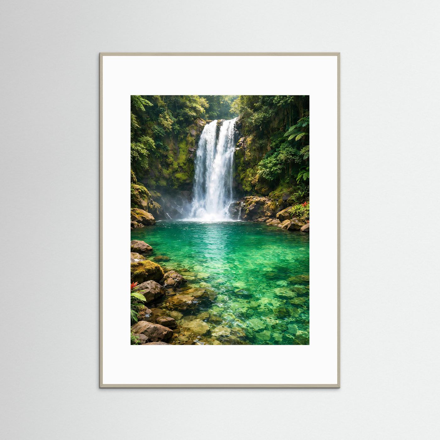 Poster Hochformat: Wasserfall im Wald, türkisgrüne Lagune, grauer Rahmen