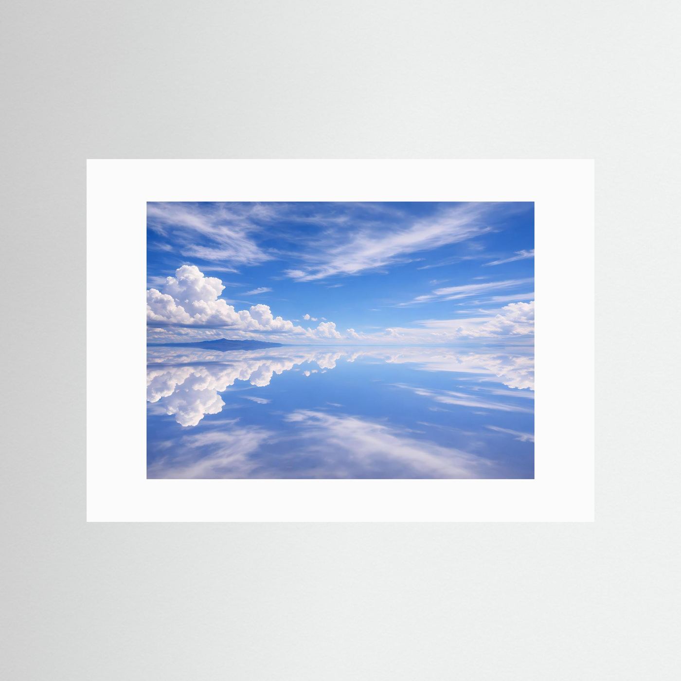 Panorama-Poster mit Himmel- und Wolkenmotiv im weißen Passepartout