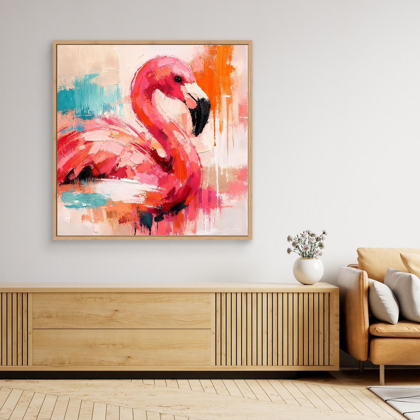 Wandbild mit abstraktem Flamingo in Pink und Orange, brauner Holzrahmen.