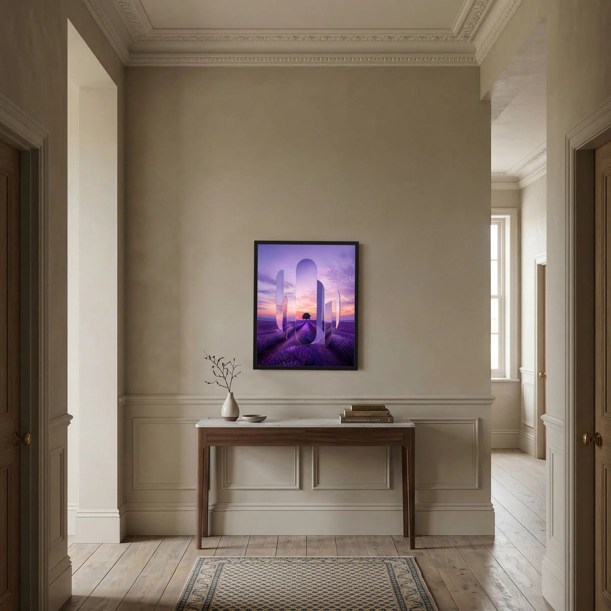 Kunstposter im Hochformat mit Lavendelfeld und futuristischen, spiegelartigen Bögen im Violett