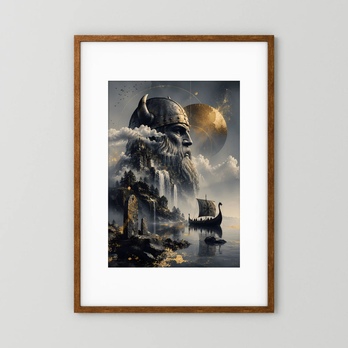 Poster im Hochformat mit Holzrahmen: Wikingerhelm-Krieger und Langschiff in Fantasielandschaft