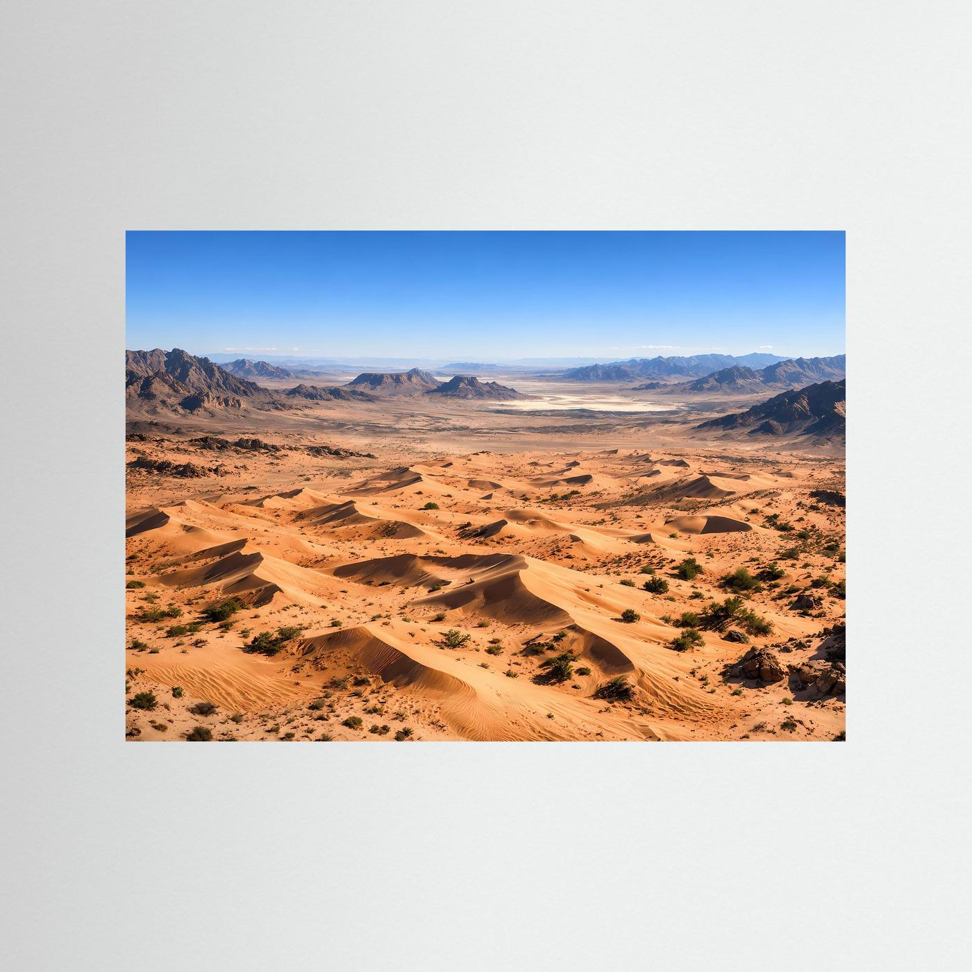 Weite Wüstenlandschaft unter blauem Himmel | Sanddünen & Wüste Panorama Poster Querformat