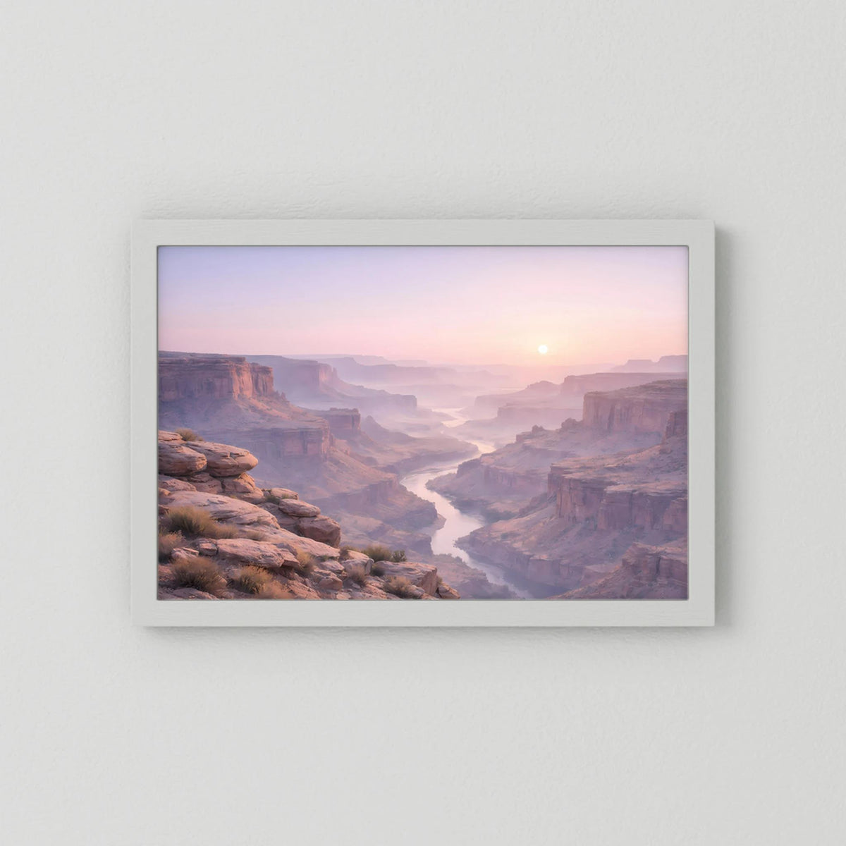 Canyon-Wandbild im Sonnenaufgang, Querformat mit weißem Rahmen