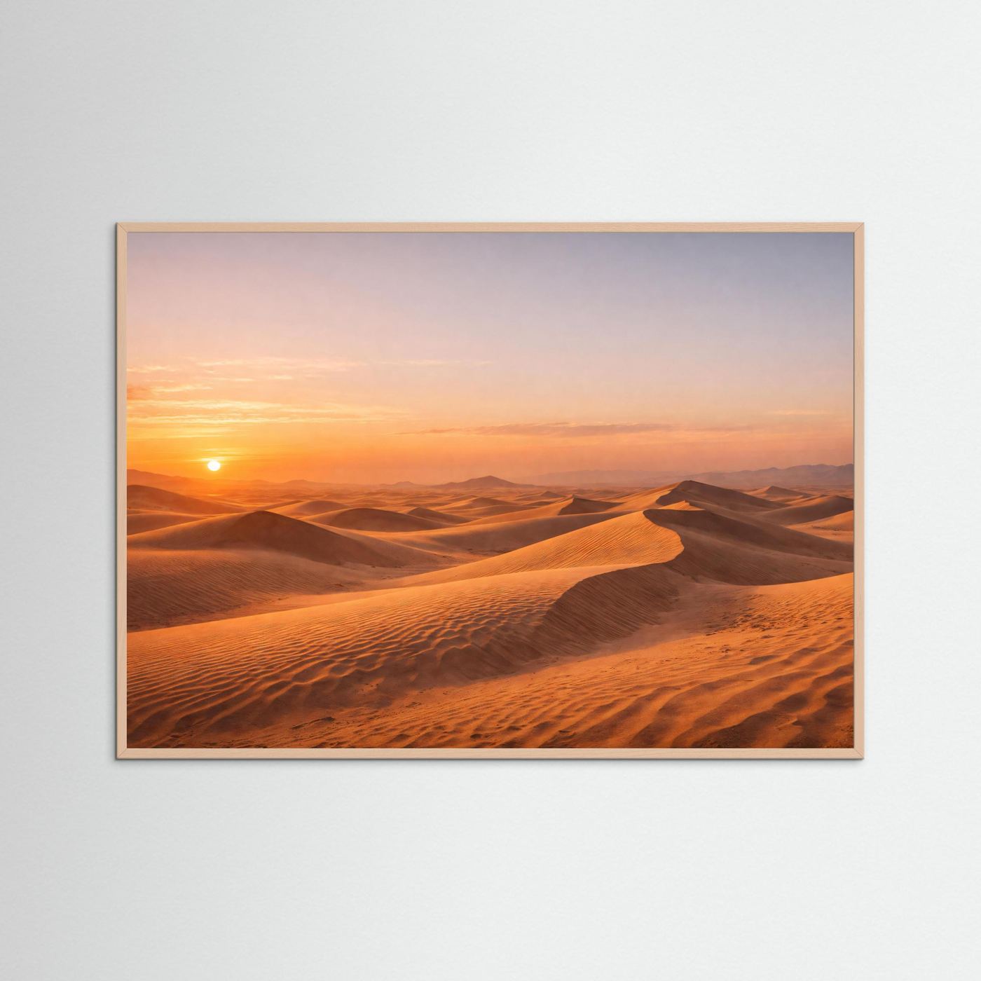 Panorama-Poster mit Wüstendünen im Sonnenuntergang, rosafarbener Rahmen