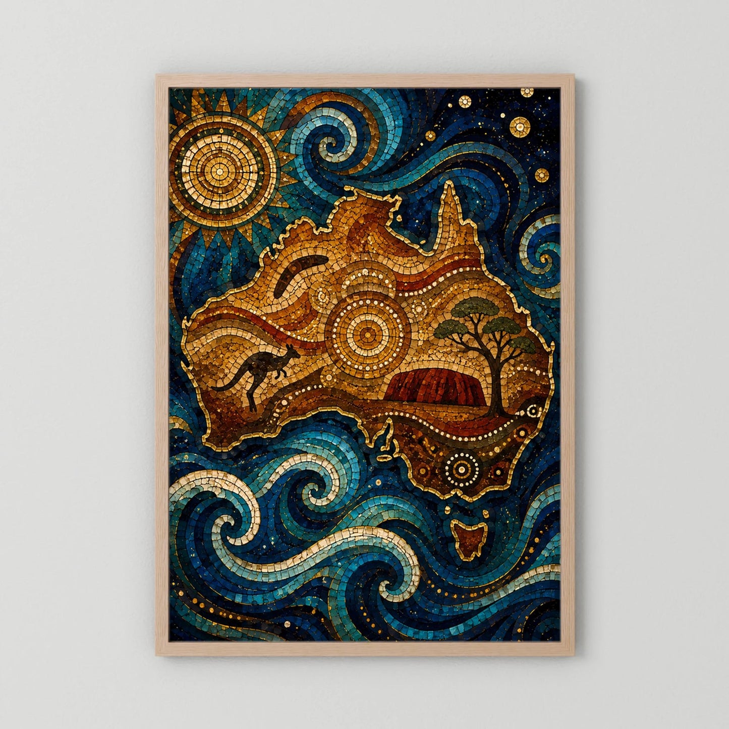 Poster im hellbraunen Holzrahmen mit Mosaik-Landschaft, Känguru, blauen Wellen und Sonne