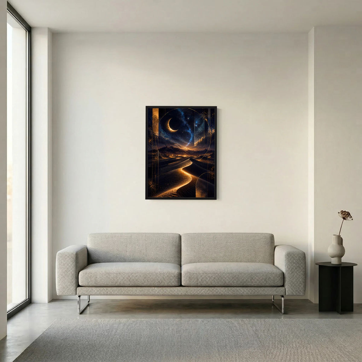 Hochformat-Poster mit Mondsichel und goldenen Wüstenwegen, im schwarzen Rahmen.